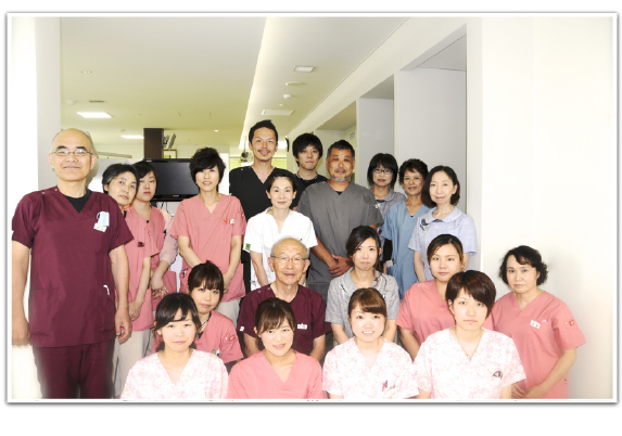 別府にある友岡歯科医院で働くスタッフ達